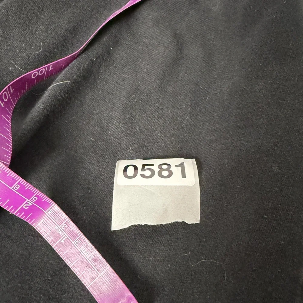 GUESS Limitless‎ Graphic Sweatshirt Jennifer Lopez Black Crewneck Medium Approx.